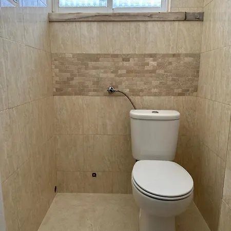 59 Guest house *